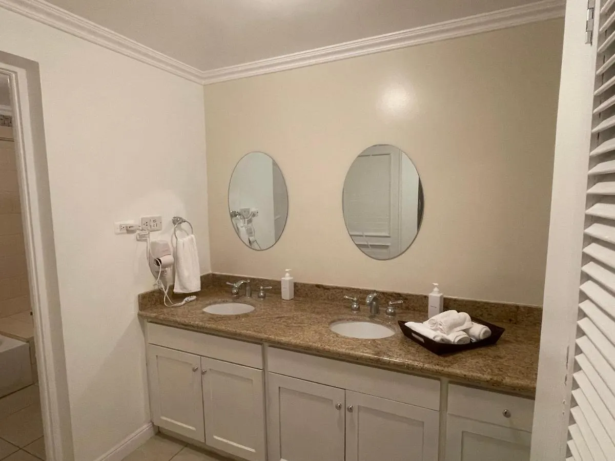 Hummingbird Retreat - Luxury Oceanview Apt, 7-Minute Walk To Beach Ocho Rios Jamaica