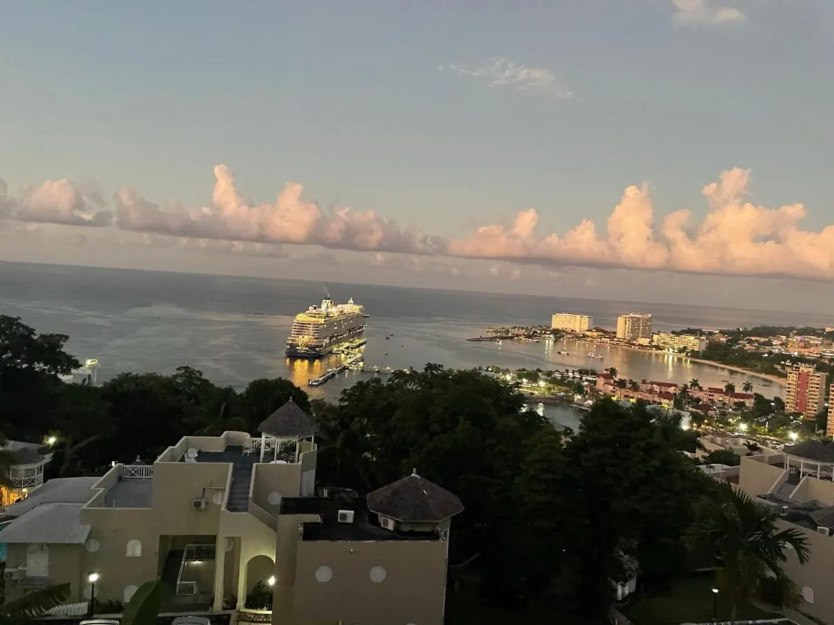 Hummingbird Retreat - Luxury Oceanview Apt, 7-Minute Walk To Beach Ocho Rios 0*,  Jamaica